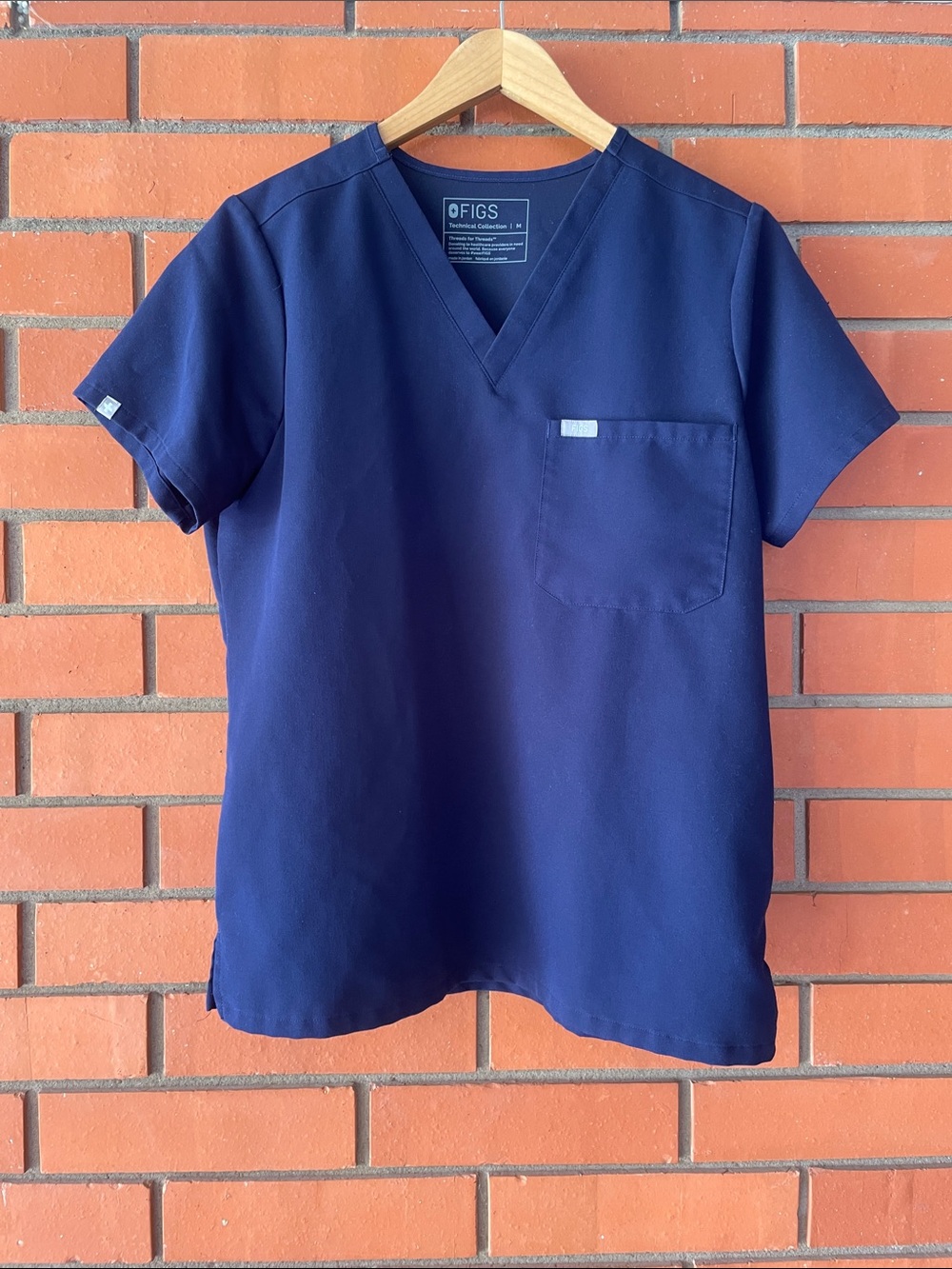 FIG Women's NAVY Blue Technical Collection Scrub Short Sleeve Top Size Medium